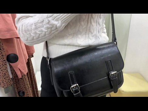 ❤️ Публична мастурбация на младата кучка FeralBerry с вибратор в стаята за обличане ❤️ Просто порно в bg.sexuria-net.ru ❌